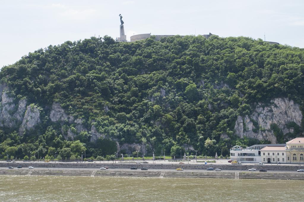 Riverside Flat With King Castle View Budapeste Exterior foto
